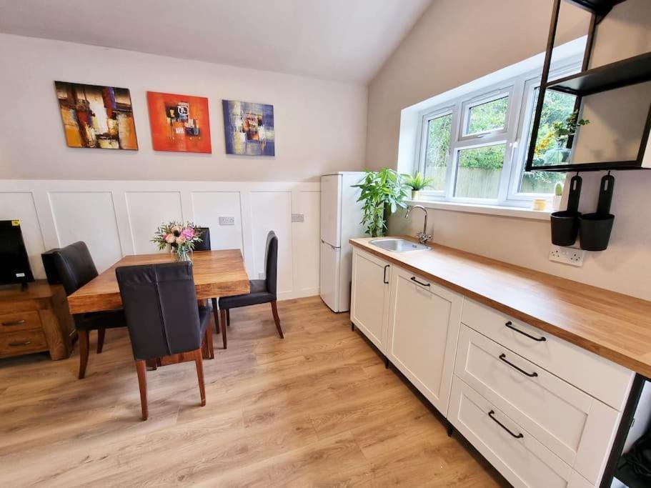 Charming Cottage Next To John Radcliffe Hospital With Free Parking 옥스퍼드 외부 사진